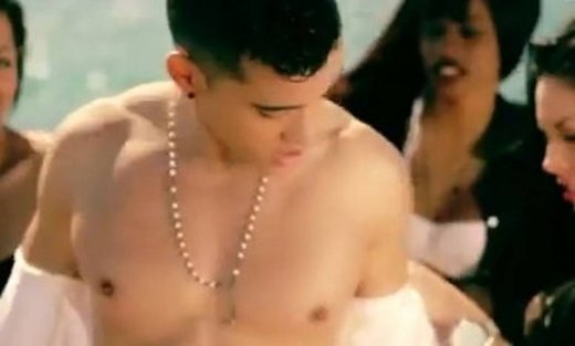 Ο Μάριος Φιλήμων μας συστήνεται μέσα από το τραγούδι του!