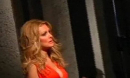 «Θα ‘ρθω να σε δω», μας τραγουδά η Νατάσα Θεοδωρίδου μας συμβουλεύει!