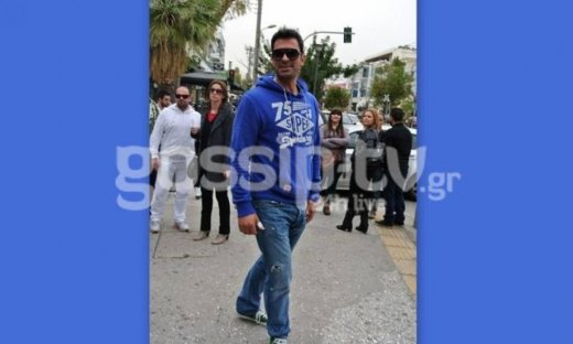 Nίκος Παπαδάκης: Βολτίτσα στην Γλυφάδα!