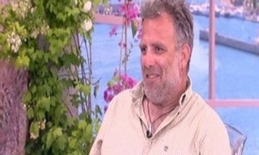 Ο  Πασχάλης Τσαρούχας μιλά για το γιο του!