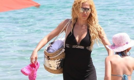 Αννούλα Φλωρινιώτη: Με την κόρη της στην Μύκονο