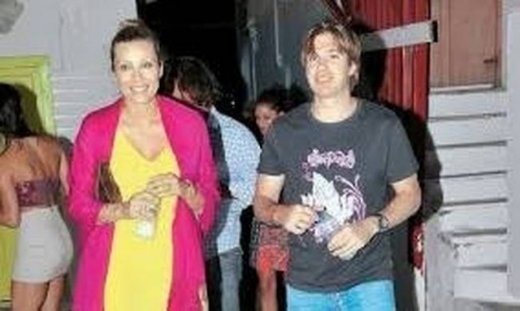 Χρουσαλά-Πατίτσας: Δείτε το προσκλητήριο της βάφτισης της μικρής τους κόρης!