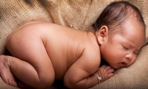 Συγκλονιστικό: Πα(τέρας) έβαλε στην κατάψυξη το νεογέννητο μωρό του επειδή δεν σταματούσε να κλαίει!