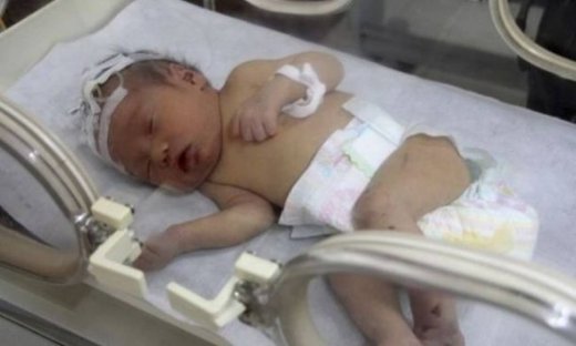 Τώρα θέλουν να επιβάλλουν και υπέρογκα χρηματικά πρόστιμα και στις ανύπαντρες μητέρες στην Κίνα