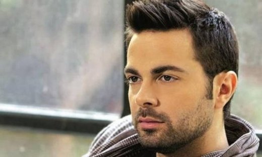 Ηλίας Βρεττός: “Δεν ενδιαφέρει κανέναν τι κάνω στο κρεβάτι μου”