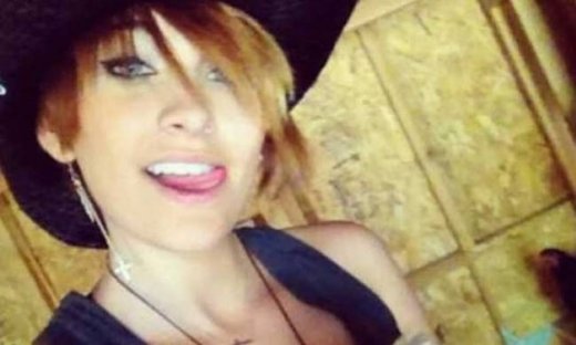 Πάρις Τζάκσον: Ανησυχητικά σημάδια στo χέρι της πριν την απόπειρα