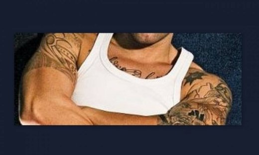 Έλληνας τραγουδιστής με πάνω από τριάντα τατουάζ στο σώμα του! Ποιος είναι;