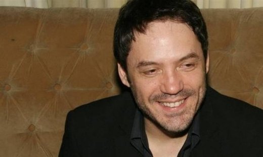 Θάνος Καλλίρης: Μιλά πρώτη φορά για το κινητικό πρόβλημα του παιδιού του!