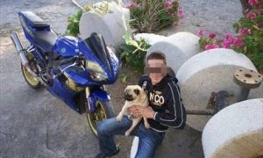 Θρήνος για το θάνατο του 25χρονου - Με μαντινάδες τον αποχαιρετούν