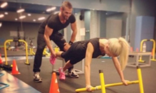 Η Δούκισσα «χτίζει»… κορμί!