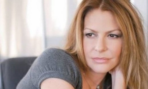 Sexy photo: Δείτε τη Τζένη Μπαλατσινού 16 χρόνια πριν, να ποζάρει μόνο με τα εσώρουχά της!