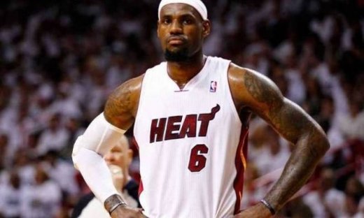 Τζέιμς: Κοριτσάκι συγκίνησε τον «βασιλιά» (photo)