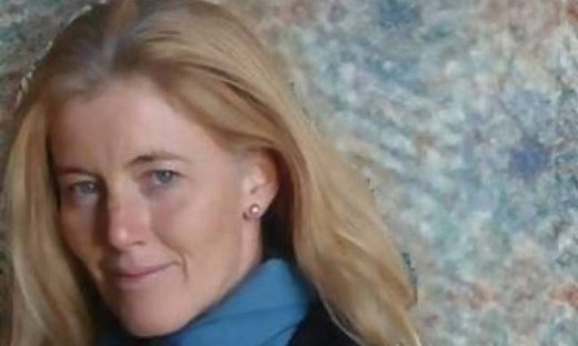 Σύζυγος Παπακωνσταντίνου: Ο άντρας μου πληρώνει τα σπάσμενα άλλων!