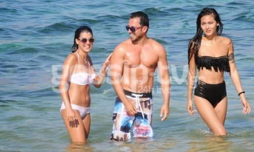 Γιώργος Σατσίδης: Βουτιές με αιθέριες υπάρξεις στην Μύκονο!