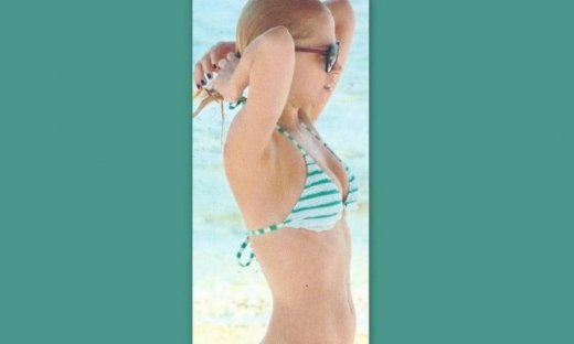 Nάντια Μπουλέ: Σέξι στην Κεφαλονιά!