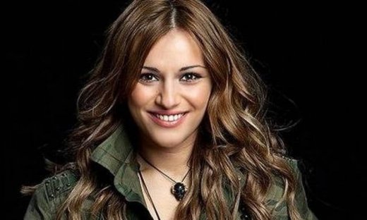 Ελένη Τσολάκη: «Όλες μου οι σχέσεις έτυχε να είναι με μεγαλύτερους από εμένα άντρες»