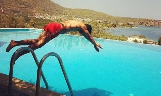 Οι βουτιές του… (φωτό)