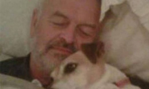 Έσωσε πρώτα την σκυλίτσα του και μετά τη γυναίκα του!