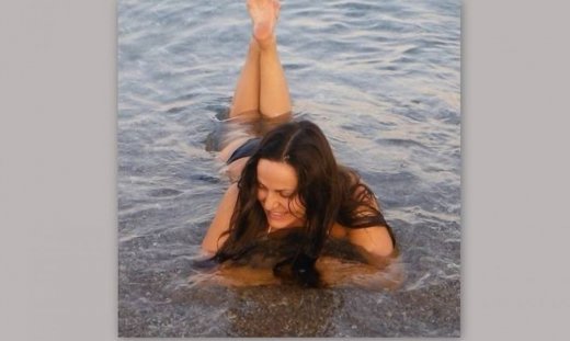 Βίκυ Γεροθόδωρου: Κάνει μπανάκια στην Ρόδο