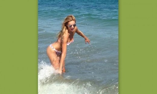 Ρία Αντωνίου: Το κορμί βούτηξε στην Μύκονο