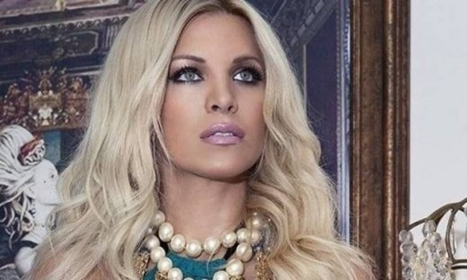 Κατερίνα Καινούργιου: «Σκέφτομαι πάντα τα παιδικά μου χρόνια με νοσταλγία, αγάπη και τρυφερότητα»