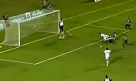 Ο μασέρ… σωτήρας, απέκρουσε δυο φορές πάνω στη γραμμή! (video)