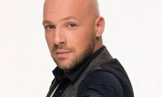 Νίκος Μουτσινάς: Αίσχος. Έβαλε φουσκωτούς ν’ απομακρύνουν μικρά παιδιά χθες στην Πάτρα (Nassos blog)