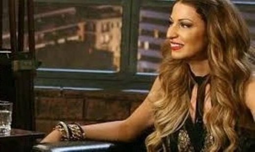 Ελένη Χατζίδου: Η επέμβαση στη μύτη και η κατ΄οίκον απομόνωση εξαιτίας του πρηξίματος(Nassos blog)