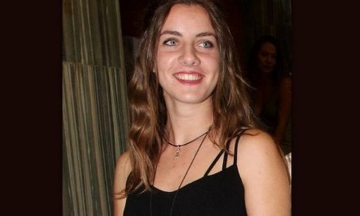 Η όμορφη κόρη της…