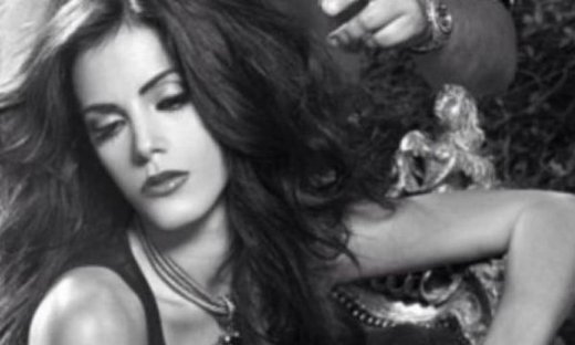 Η σέξι ασπρόμαυρη φωτογράφηση της Σπανού!