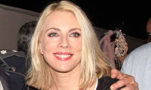 Σμαράγδα Καρύδη: «Κάποιοι λένε ότι είμαι απαίσια αλλά όχι μπροστά μου»