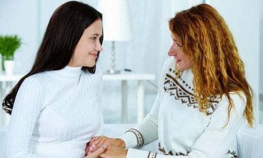 Πώς να μιλήσετε στην κόρη σας για το σεξ