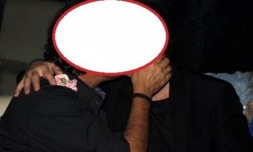 Απίστευτο: Πασίγνωστοι Έλληνες τραγουδιστές φιλιούνται στο στόμα!!! (Nassos blog)