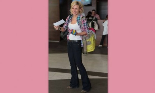 Καραβάτου: Στην πρεμιέρα του συζύγου της εντελώς άβαφη!