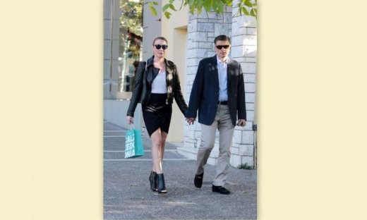 Τατιάνα-Νίκος: Βόλτα στην Κηφισιά με τα μποτάκια που ξετρέλαναν την Μενεγάκη