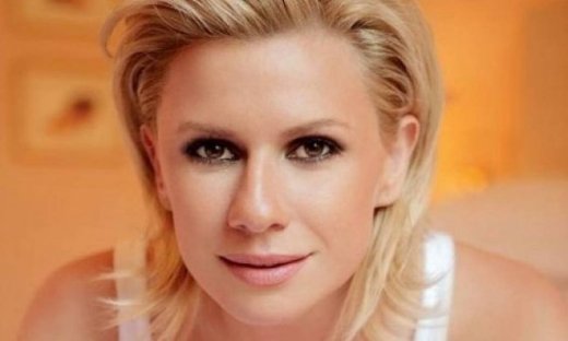 Έχετε δει την Κατερίνα Καραβάτου από κοντά;