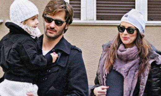 Μαγγίρα – Μάζης: Βόλτα στο Κολωνάκι με την κόρη τους!