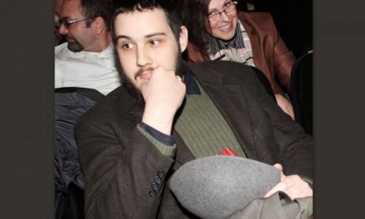 Τίνος γνωστού Έλληνα ηθοποιού είναι γιος ο νεαρός;