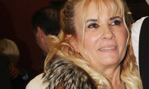 Τίνος γνωστού Έλληνα ηθοποιού είναι μαμά η κυρία της φωτογραφίας;