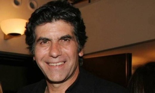 Στα Δικαστήρια ο Μπέζος από την θαυμάστρια που έκανε να κλάψει στο φινάλε της παράστασης (Nassos blog)