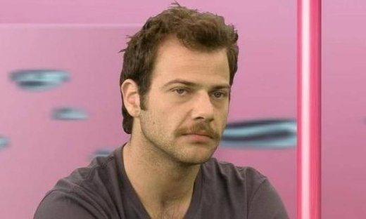 Τζιόβας: «Όταν τραγουδάς επικοινωνείς καλύτερα με τον κόσμο απ’ ότι στο θέατρο»