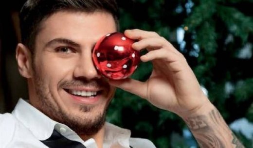 Η πρώτη φωτογραφία για το 2014 την έβγαλε ο Άκης με την…