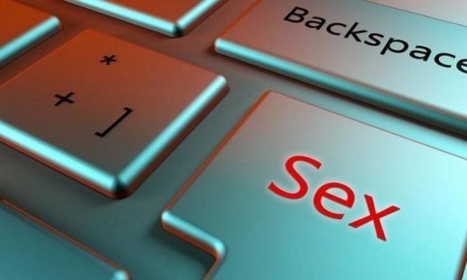 ΕΜΑΣ: Οι Έλληνες εθισμένοι με το διαδικτυακό σεξ