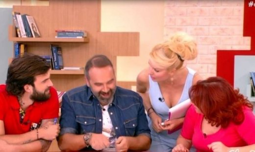 Η Μενεγάκη έφερε σε δύσκολη θέση συνεργάτη της όταν αναφέρθηκε σε πρώην σχέση του