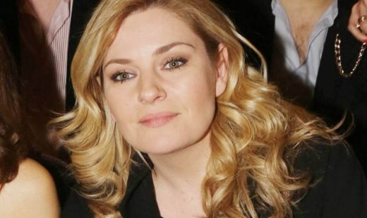 Ελισάβετ Μουτάφη: «Είμαι πολύ ευτυχισμένη και χαίρομαι που ο κόσμος αγαπάει τη σειρά»