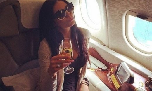 Δήμητρα Αλεξανδράκη: Που ταξιδεύεις και με liar jet καλή μου; (Nassos blog)