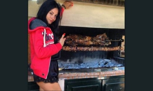 Δήμητρα Αλεξανδράκη: Ψήνεις αρνί με το Baby Doll; Λυπήσου μας! (Nassos blog)