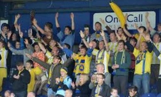 Πατέρας πήρε στο γήπεδο των ηλικίας 29 ωρών γιο του!