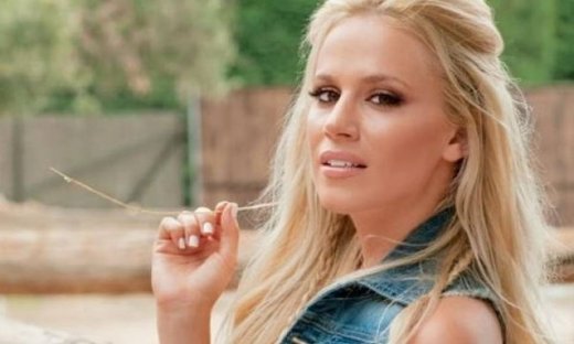 Νάντια Μπουλέ: «Δεν αισθάνομαι την ανάγκη ν’ απαρνηθώ την τηλεόραση»