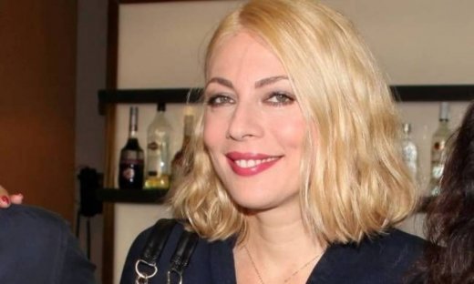 Σμαράγδα Καρύδη: «Μειώθηκαν πολύ τα έσοδά μου. Με πιάνει πολύ η κατάθλιψη της κρίσης»